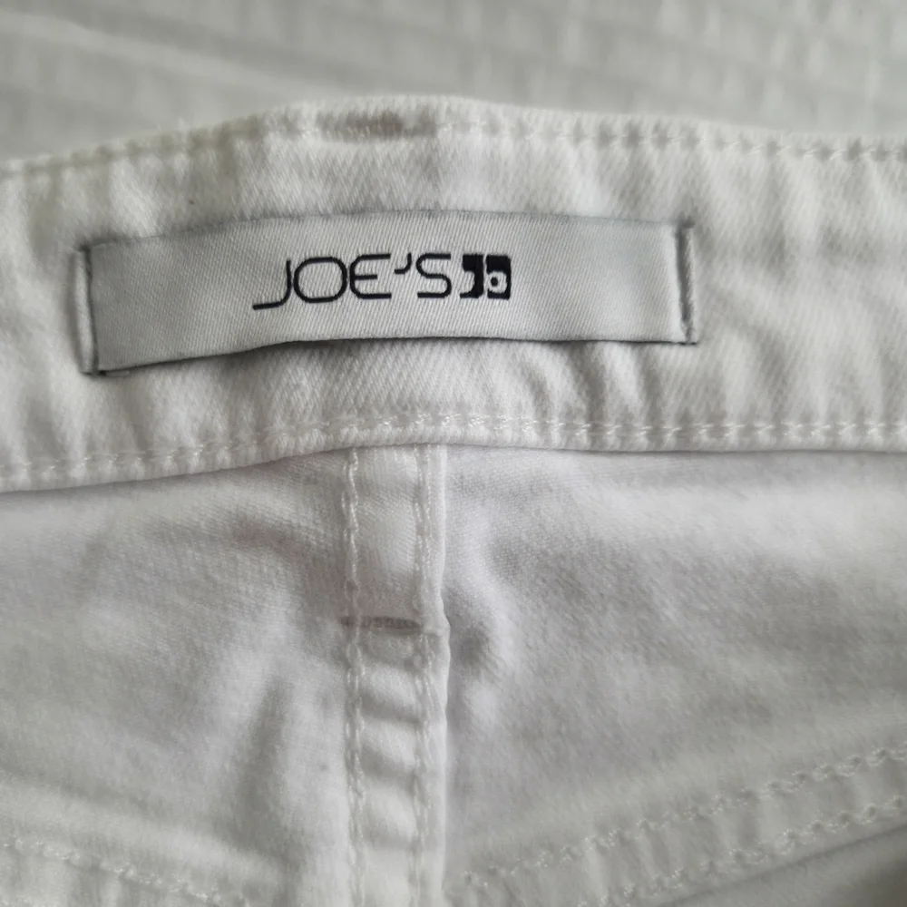 JOE’S WHITE JEANS, Sz 38‎ Raw Hem